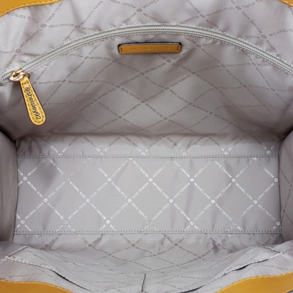 ⚠️LAST 1⚠️ Michael Kors Kenly LG Tote - Picture 4 of 7